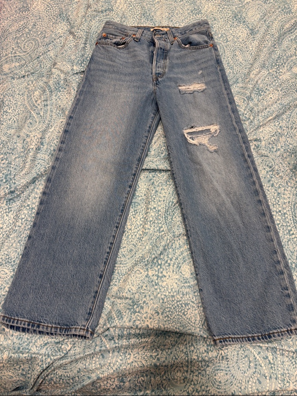 Women’s ribcage straight ankle Light Blue Distressed Jeans